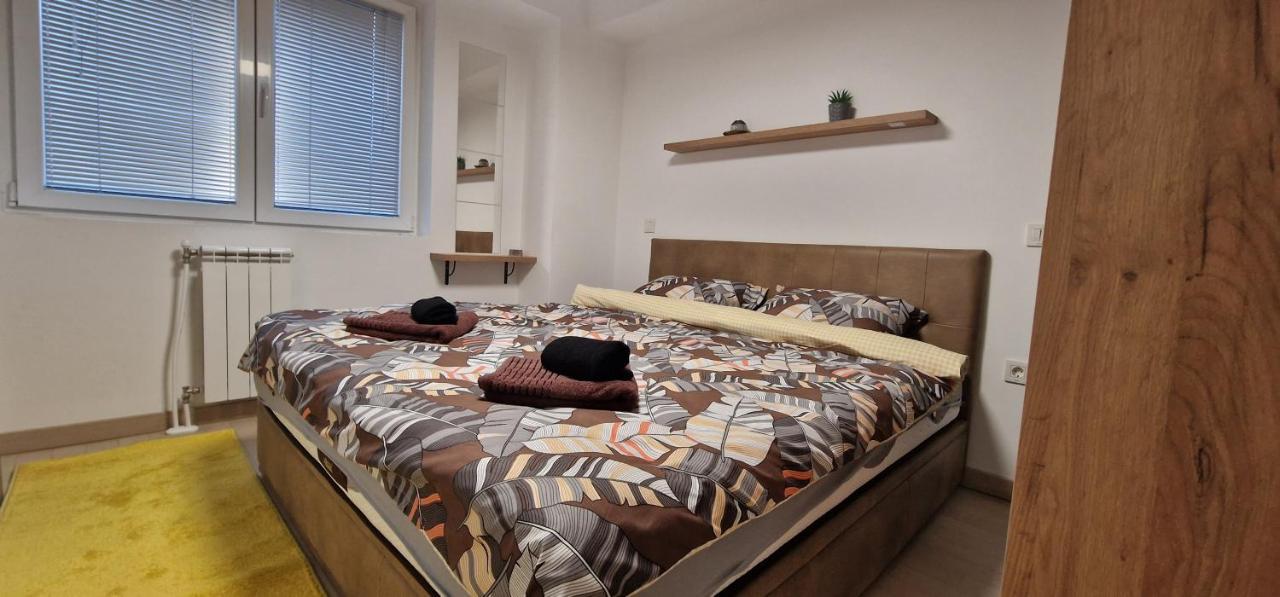 Luxury Yellow & Modern Apartment Skopje Zewnętrze zdjęcie